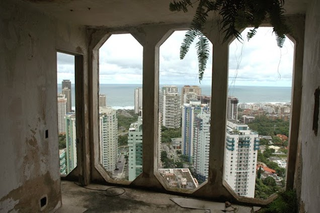 Illustration for article titled The Stark Beauty Of The World's Tallest Unoccupied Buildings